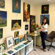 Artist Aradhna Rastogi, who participated in the 2023 showcase, in her own art studio.