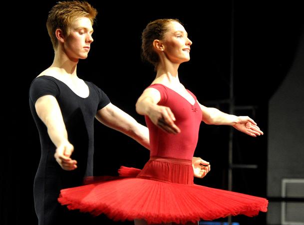 Royal Ballet dancers come to Swindon