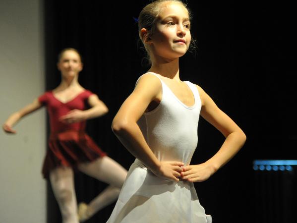 Youngsters get advice from professional dancers