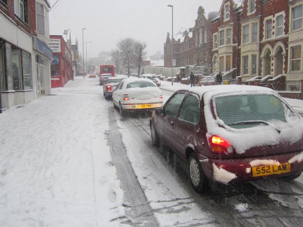 Snow causes problems for drivers on Victoria Hill, Old Town