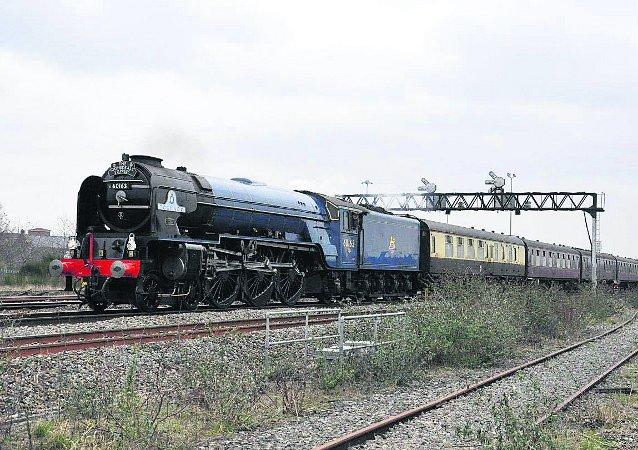 Swiindon Advertiser readers photographs Steam locomotive 60163 – Tornado en route to Bristol through Swindon
Picture: KEN MUMFORD