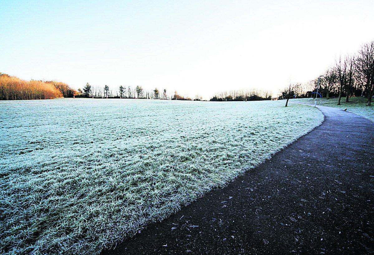 Swiindon Advertiser readers photographs
A morning frost greets early risers at Shaw Ridge, West Swindon
Picture: KEITH COLLINS