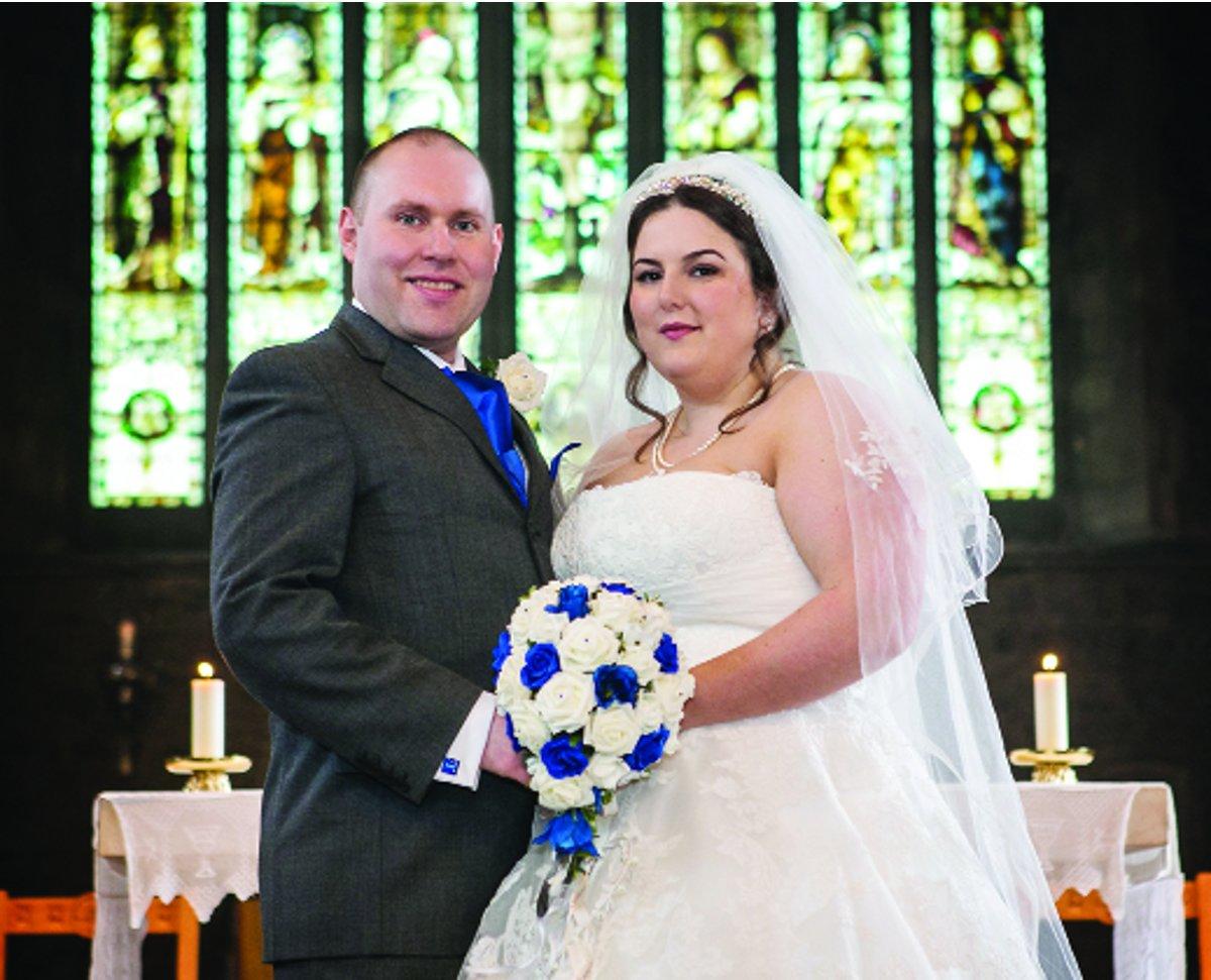 Send us your pictures to pcole@swindonadvertiser.co.uk
n Right, Amy Cook and Mark Derham were married at St Luke’s Church, Broad Street, Swindon, with the reception held at Blunsdon House Hotel   
Picture: Ian Plested, Redhouse Photography