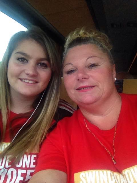 Michelle Dale Sole Bailey sent us this picture: On r way to Wembley. COYRs