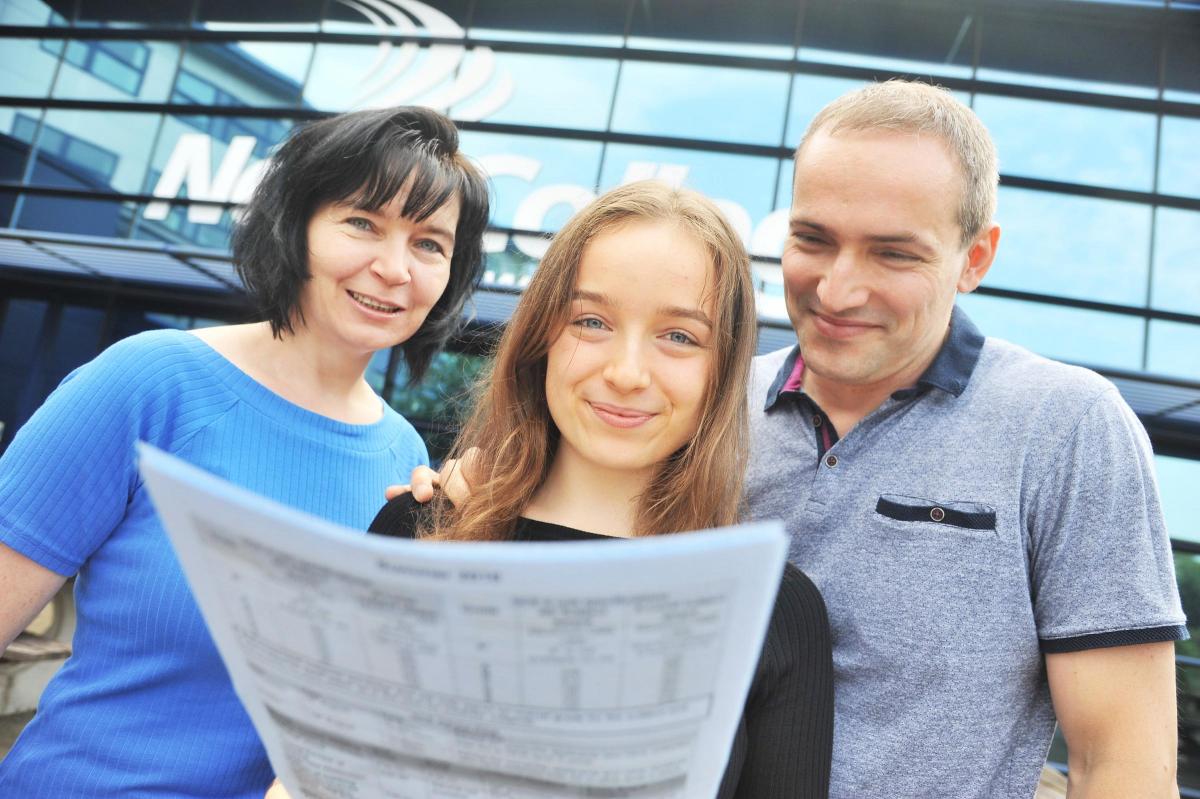 New College students Natalie Arciuchiewicz with mum Dorota Sikorska and dad Jan Arciuchiewicz..