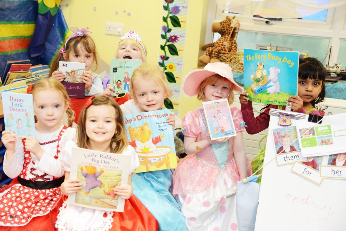 Haydon Wick pupils show off their books