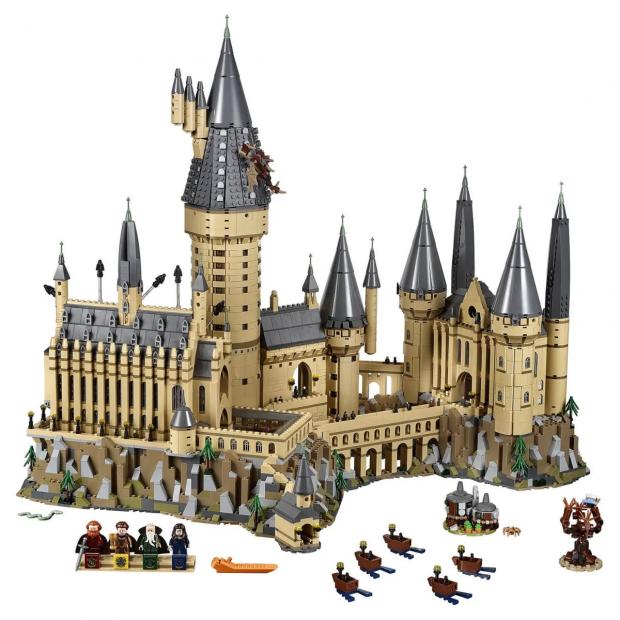 Swindon Advertiser: LEGO Harry Potter Hogwarts Castle Set (Zavvi)