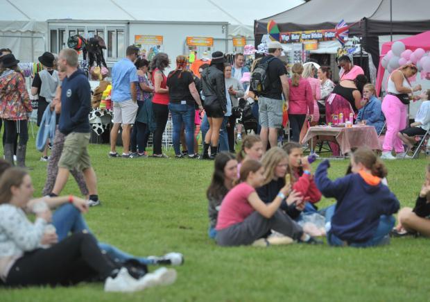 Swindon Advertiser: Festival goers enjoying Lydiard Park at 2021's Mfor Festival