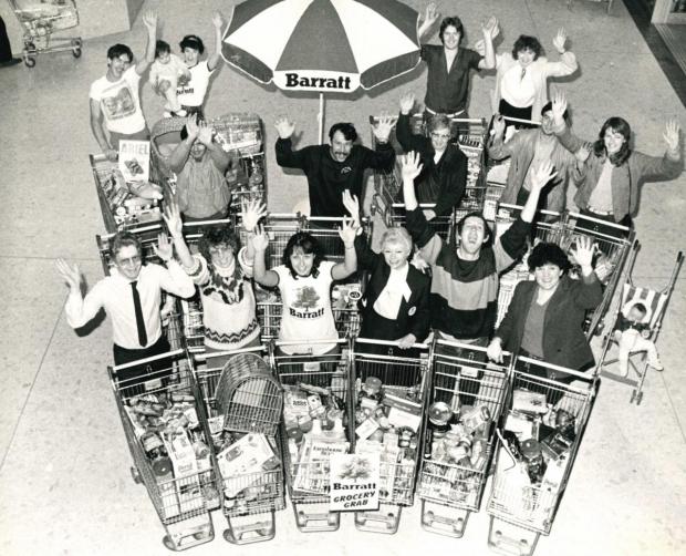 Swindon Advertiser: Shoppers at Swindon's Carrefour in the '80s