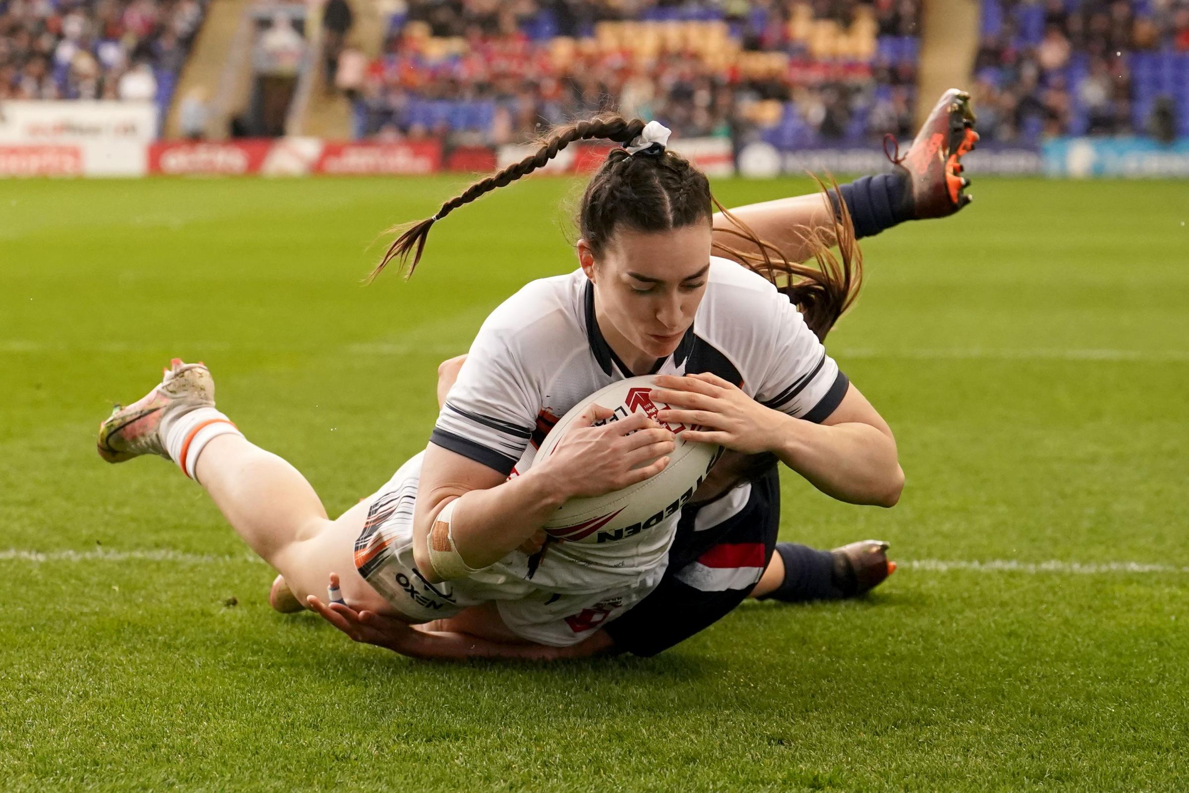 Leah Burke scores four tries as England enjoy emphatic win over France Swindon Advertiser image