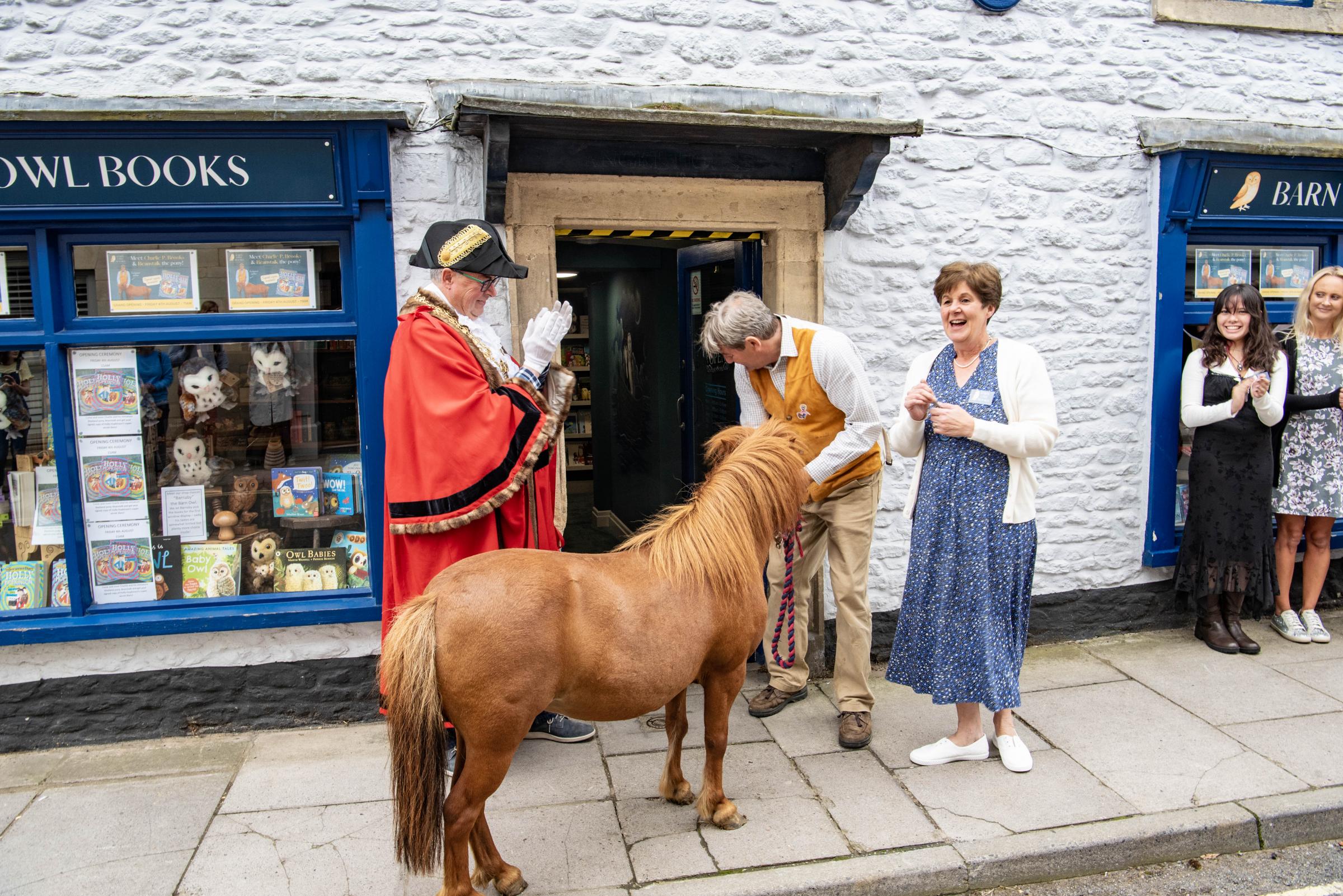 Charlie P. Brooks officially opens Barn Owl Books in Malmesbury - Vimarsana News