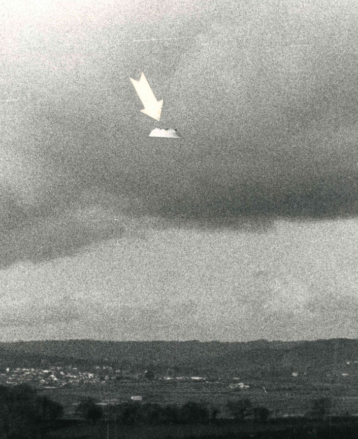 Ryan Hodges’ UFO photo, taken in April 1980