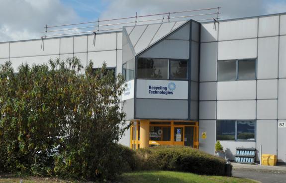 Swindon Advertiser: The empty Recycling Technologies HQ in Swindon Swindon Advertiser: The empty Recycling Technologies HQ in Swindon