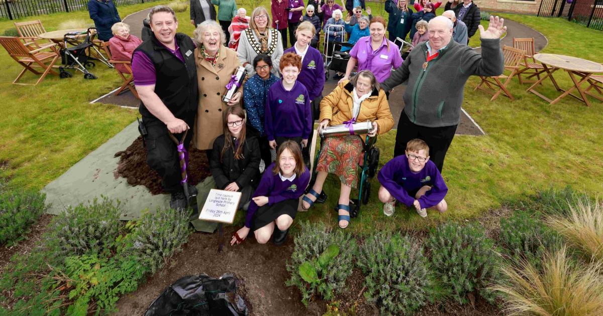 Bassett generations bury time capsule at Marsh Farm Manor - Vimarsana News