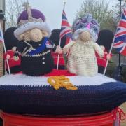 Laura Sharp knitted this postbox topper in Peatmoor to mark the coronation of King Charles III