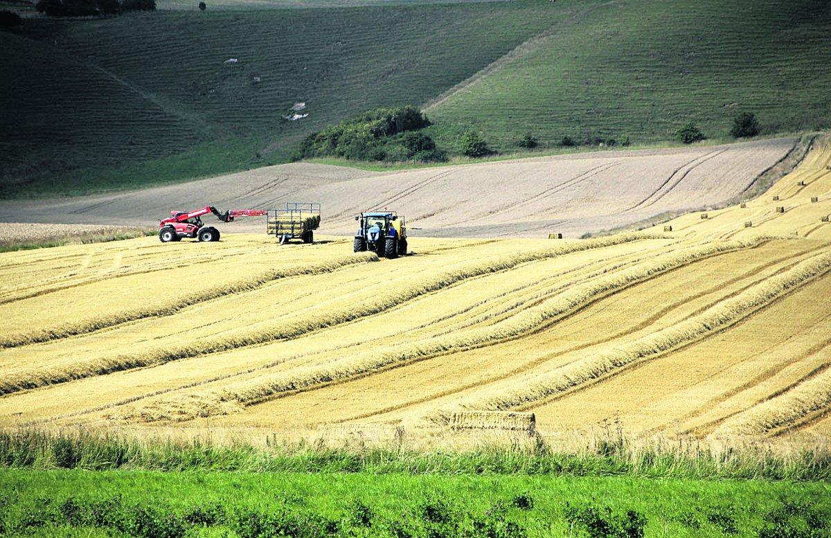 Swiindon Advertiser readers photographs
 Farmers at work in Alton Barnes
Picture: Pete Wilson