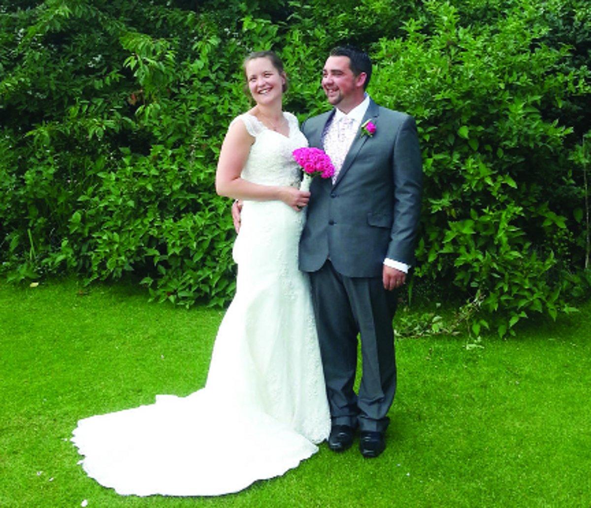 Send us your pictures to pcole@swindonadvertiser.co.uk
Steven Strange and Vanessa Glover were married at Wrag Barn, Highworth  
Picture: Vicky Strange