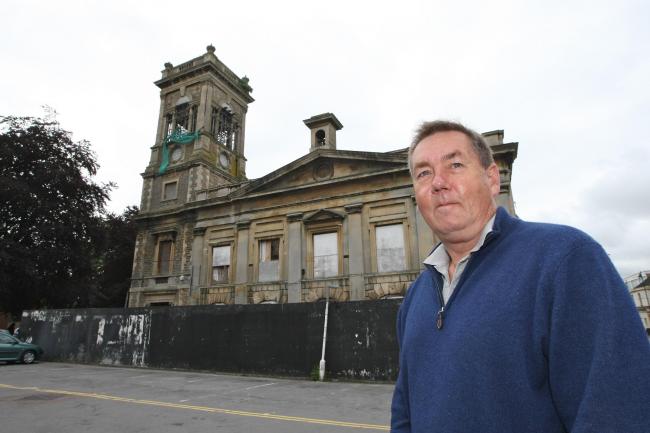  Swindon Borough Council issues Locarno threat